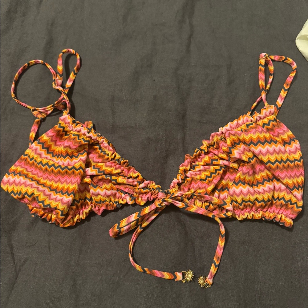 Kulani Kinis Vibrant Zigzag Bikini Top